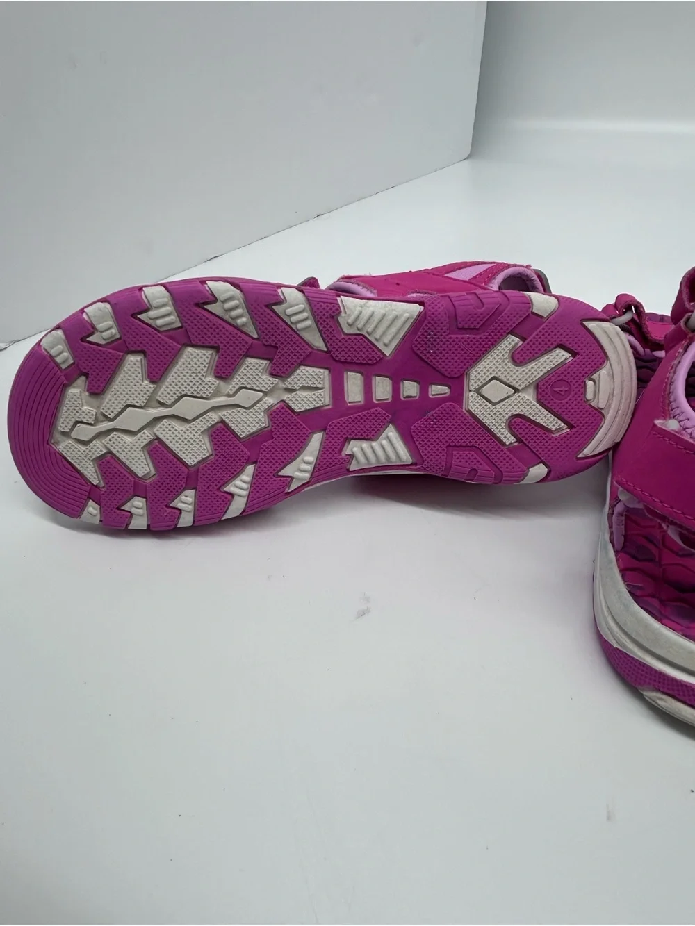 Eddie Bauer Girls' Bright Magenta Open-Toe Sport Sandals size 4